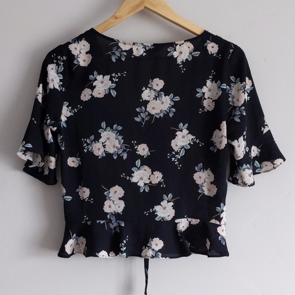 🌿EXPRESS FLORAL TOP🌿 - Picture 2 of 9